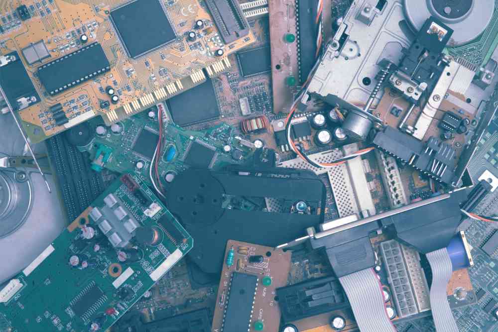 alte IT-Hardware unterschiedlichen Typs